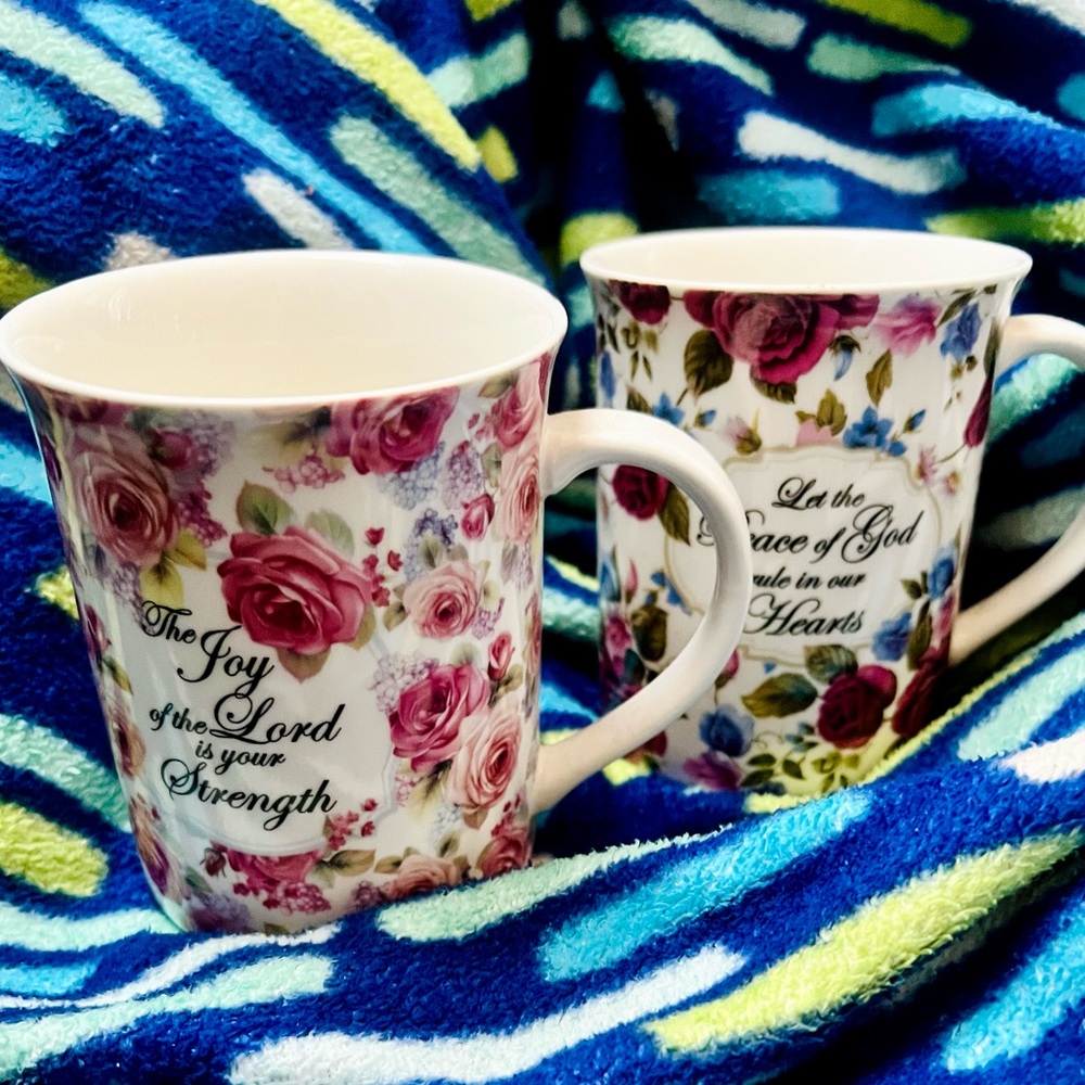 Pair of Geaceful Teaware coffee mugs